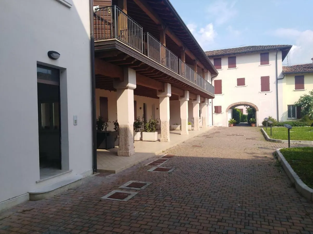 Holiday home Designcontrodesign Villa Desenzano del Garda Italy