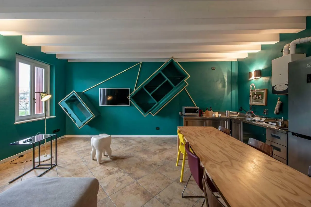 Holiday home Designcontrodesign Villa Desenzano del Garda